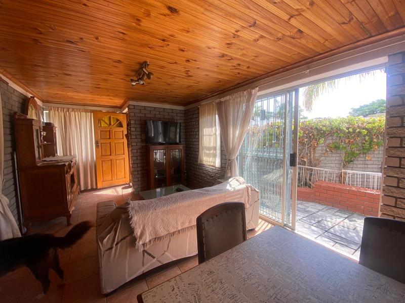 To Let 2 Bedroom Property for Rent in Oakglen Western Cape